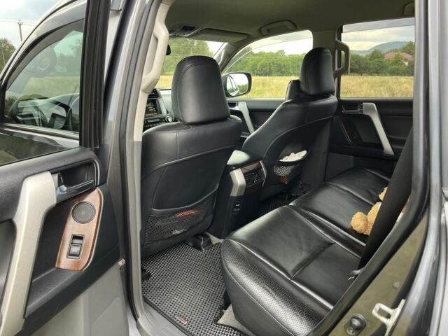 Сірий Тойота Ленд Крузер Прадо 150, об'ємом двигуна 3 л та пробігом 240 тис. км за 24500 $, фото 7 на Automoto.ua