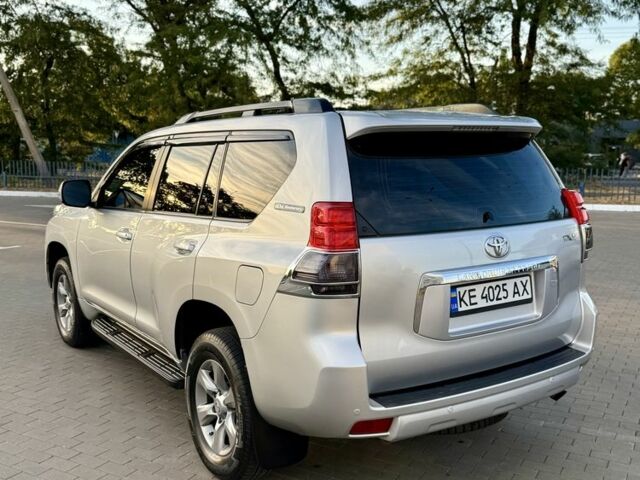 Серый Тойота Ленд Крузер Прадо 150, объемом двигателя 4 л и пробегом 173 тыс. км за 27000 $, фото 11 на Automoto.ua