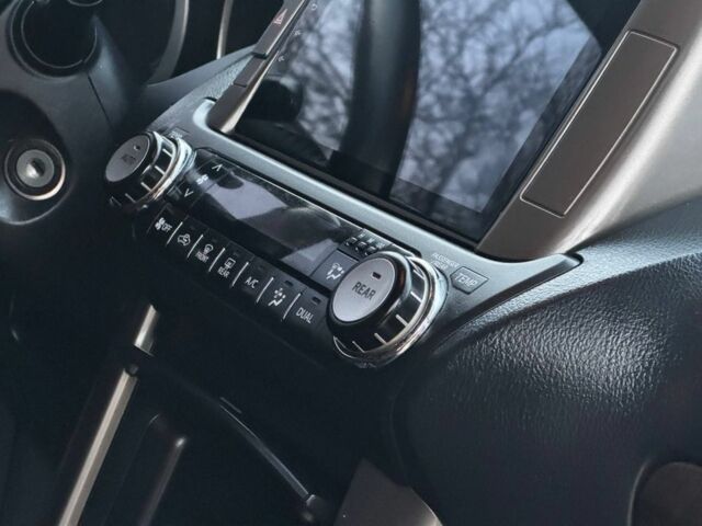 Сірий Тойота Ленд Крузер Прадо 150, об'ємом двигуна 2.7 л та пробігом 198 тис. км за 17850 $, фото 7 на Automoto.ua