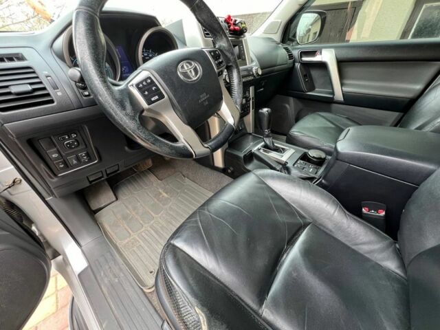 Сірий Тойота Ленд Крузер Прадо 150, об'ємом двигуна 3 л та пробігом 275 тис. км за 23500 $, фото 12 на Automoto.ua