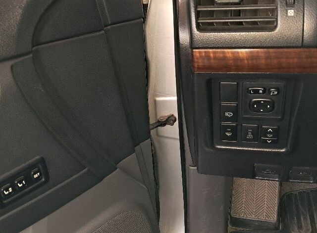 Сірий Тойота Ленд Крузер Прадо 150, об'ємом двигуна 3 л та пробігом 273 тис. км за 23000 $, фото 9 на Automoto.ua