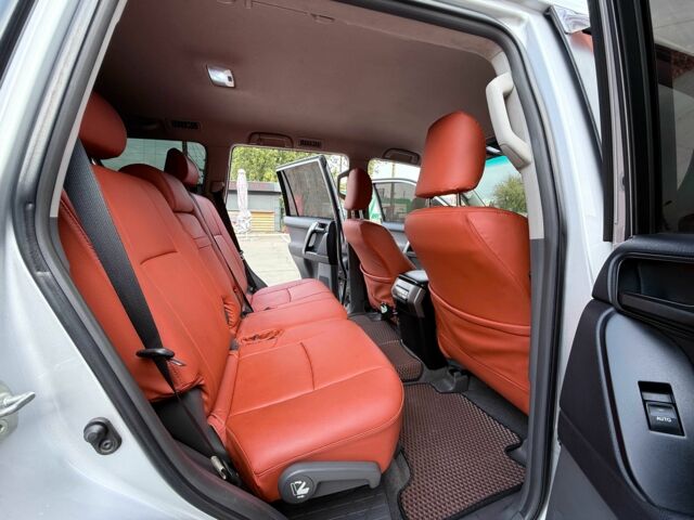 Сірий Тойота Ленд Крузер Прадо 150, об'ємом двигуна 2.7 л та пробігом 208 тис. км за 19999 $, фото 5 на Automoto.ua