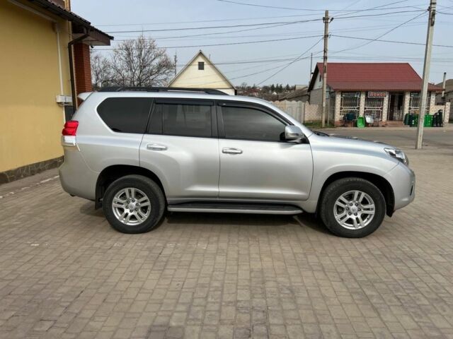 Сірий Тойота Ленд Крузер Прадо 150, об'ємом двигуна 3 л та пробігом 275 тис. км за 23500 $, фото 3 на Automoto.ua