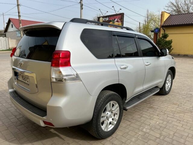 Сірий Тойота Ленд Крузер Прадо 150, об'ємом двигуна 3 л та пробігом 275 тис. км за 23500 $, фото 4 на Automoto.ua