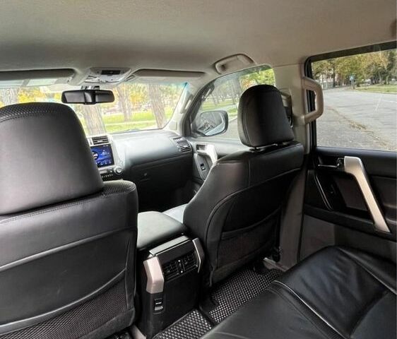 Серый Тойота Ленд Крузер Прадо 150, объемом двигателя 3 л и пробегом 203 тыс. км за 23000 $, фото 7 на Automoto.ua