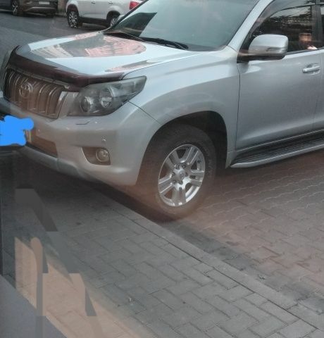 Серый Тойота Ленд Крузер Прадо 150, объемом двигателя 3 л и пробегом 274 тыс. км за 21600 $, фото 2 на Automoto.ua