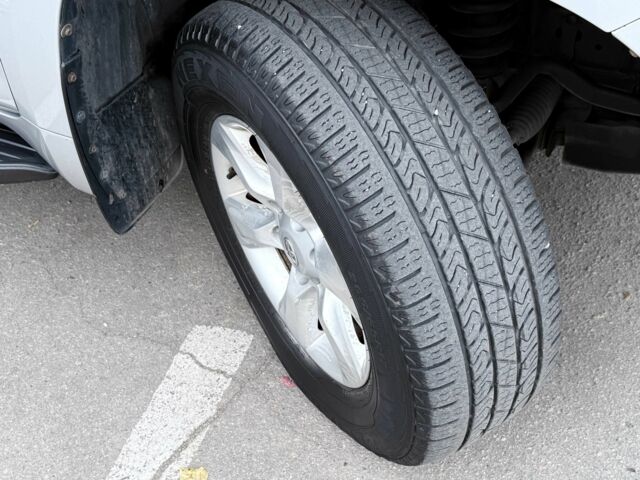 Сірий Тойота Ленд Крузер Прадо 150, об'ємом двигуна 2.7 л та пробігом 208 тис. км за 19999 $, фото 12 на Automoto.ua