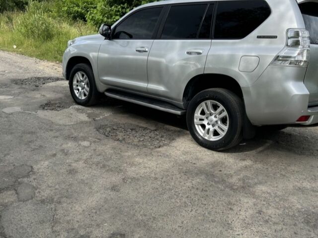 Серый Тойота Ленд Крузер Прадо 150, объемом двигателя 0 л и пробегом 250 тыс. км за 25000 $, фото 7 на Automoto.ua