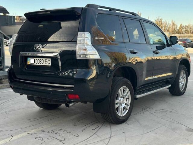 Серый Тойота Ленд Крузер Прадо 150, объемом двигателя 4 л и пробегом 240 тыс. км за 22950 $, фото 1 на Automoto.ua