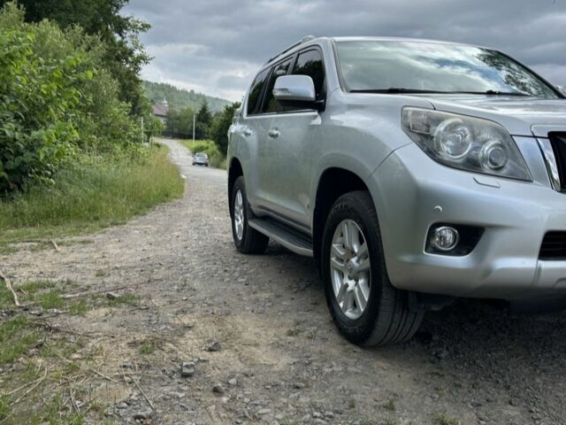 Серый Тойота Ленд Крузер Прадо 150, объемом двигателя 0 л и пробегом 250 тыс. км за 25000 $, фото 4 на Automoto.ua