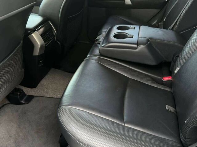 Серый Тойота Ленд Крузер Прадо 150, объемом двигателя 4 л и пробегом 240 тыс. км за 22950 $, фото 8 на Automoto.ua