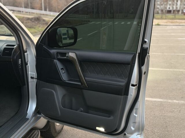 Сірий Тойота Ленд Крузер Прадо 150, об'ємом двигуна 3 л та пробігом 240 тис. км за 21500 $, фото 4 на Automoto.ua