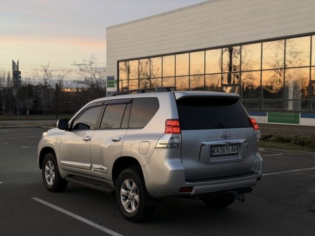 Сірий Тойота Ленд Крузер Прадо 150, об'ємом двигуна 3 л та пробігом 240 тис. км за 21500 $, фото 2 на Automoto.ua