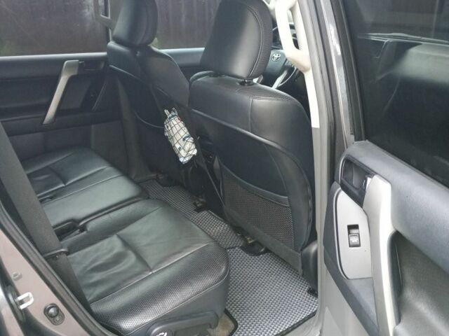 Сірий Тойота Ленд Крузер Прадо 150, об'ємом двигуна 4 л та пробігом 161 тис. км за 23000 $, фото 7 на Automoto.ua