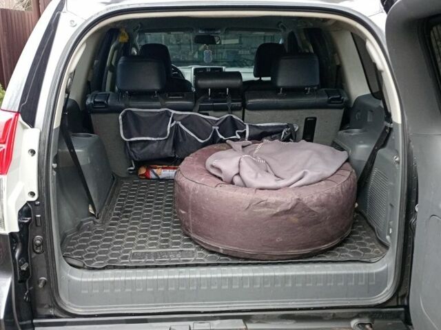 Сірий Тойота Ленд Крузер Прадо 150, об'ємом двигуна 4 л та пробігом 161 тис. км за 23000 $, фото 5 на Automoto.ua