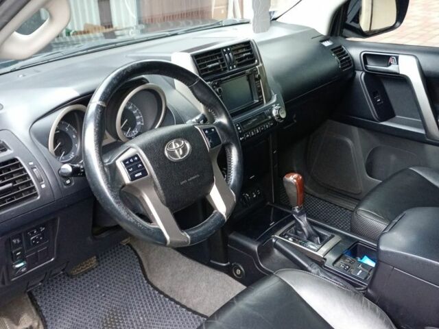 Сірий Тойота Ленд Крузер Прадо 150, об'ємом двигуна 4 л та пробігом 161 тис. км за 23000 $, фото 3 на Automoto.ua