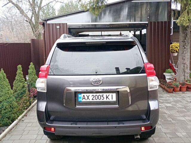 Сірий Тойота Ленд Крузер Прадо 150, об'ємом двигуна 4 л та пробігом 161 тис. км за 23000 $, фото 1 на Automoto.ua