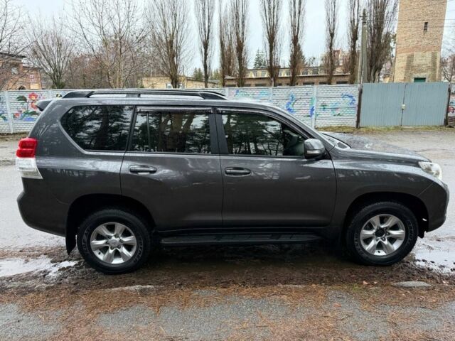 Серый Тойота Ленд Крузер Прадо 150, объемом двигателя 3 л и пробегом 185 тыс. км за 25500 $, фото 1 на Automoto.ua