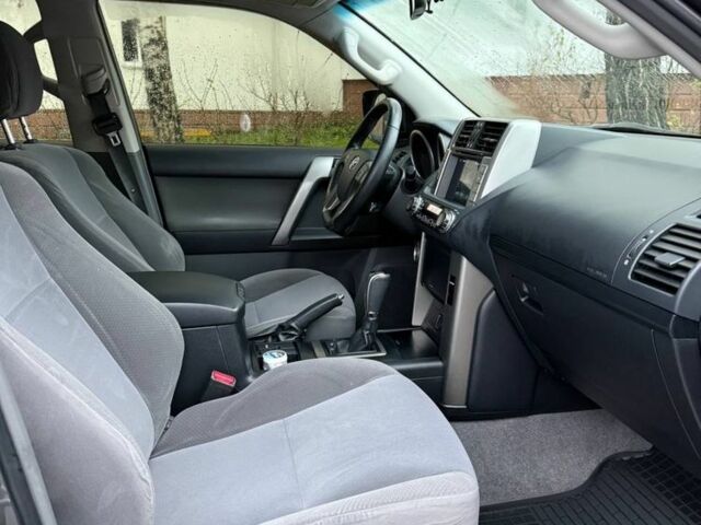 Серый Тойота Ленд Крузер Прадо 150, объемом двигателя 3 л и пробегом 185 тыс. км за 25500 $, фото 9 на Automoto.ua