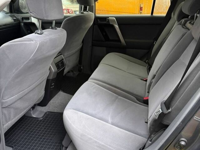 Серый Тойота Ленд Крузер Прадо 150, объемом двигателя 3 л и пробегом 185 тыс. км за 25500 $, фото 14 на Automoto.ua