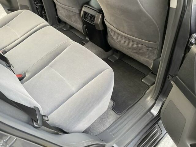 Серый Тойота Ленд Крузер Прадо 150, объемом двигателя 2.7 л и пробегом 173 тыс. км за 22900 $, фото 20 на Automoto.ua