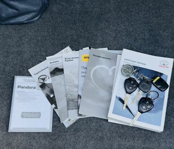 Серый Тойота Ленд Крузер Прадо 150, объемом двигателя 2.7 л и пробегом 202 тыс. км за 20200 $, фото 1 на Automoto.ua