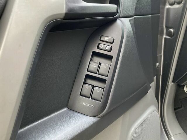 Серый Тойота Ленд Крузер Прадо 150, объемом двигателя 2.7 л и пробегом 173 тыс. км за 22900 $, фото 10 на Automoto.ua