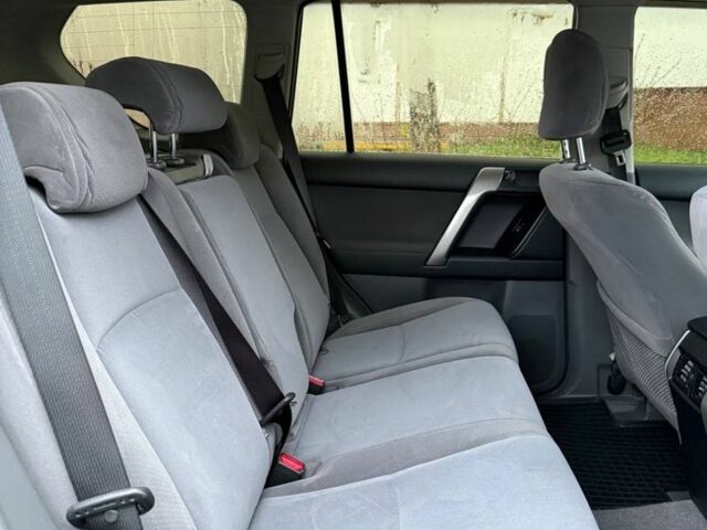 Серый Тойота Ленд Крузер Прадо 150, объемом двигателя 3 л и пробегом 185 тыс. км за 25500 $, фото 11 на Automoto.ua