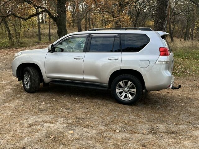 Серый Тойота Ленд Крузер Прадо 150, объемом двигателя 3 л и пробегом 490 тыс. км за 22500 $, фото 6 на Automoto.ua