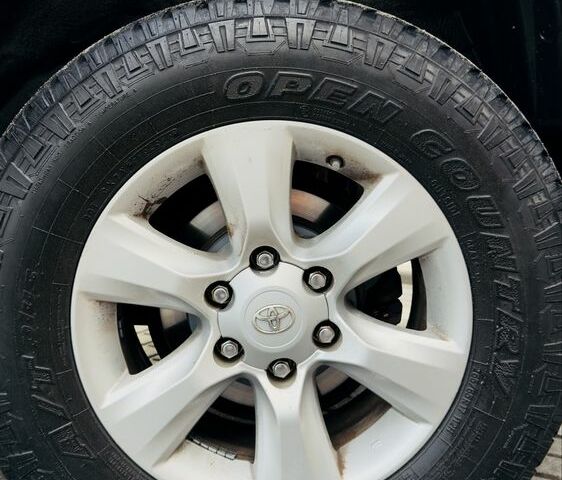 Серый Тойота Ленд Крузер Прадо 150, объемом двигателя 2.7 л и пробегом 202 тыс. км за 20200 $, фото 6 на Automoto.ua