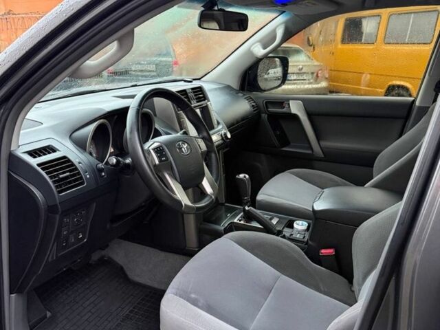 Серый Тойота Ленд Крузер Прадо 150, объемом двигателя 3 л и пробегом 185 тыс. км за 25500 $, фото 5 на Automoto.ua