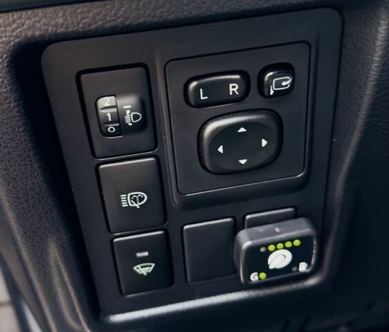 Серый Тойота Ленд Крузер Прадо 150, объемом двигателя 2.7 л и пробегом 202 тыс. км за 20200 $, фото 4 на Automoto.ua