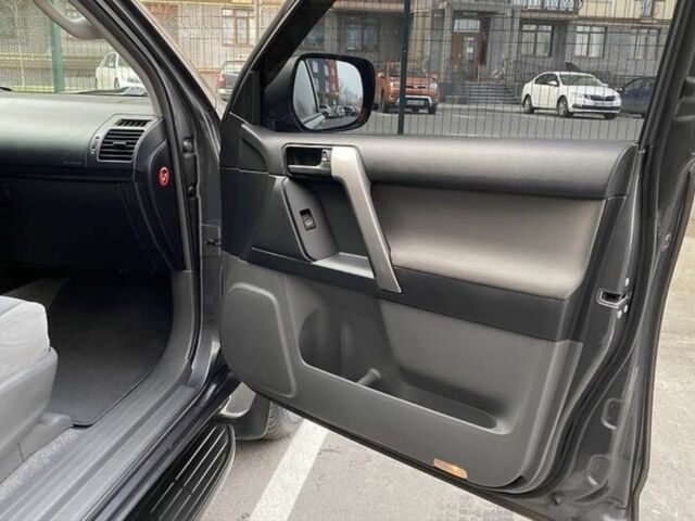 Серый Тойота Ленд Крузер Прадо 150, объемом двигателя 2.7 л и пробегом 173 тыс. км за 22900 $, фото 14 на Automoto.ua