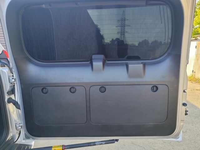 Серый Тойота Ленд Крузер Прадо 150, объемом двигателя 4 л и пробегом 111 тыс. км за 30500 $, фото 7 на Automoto.ua