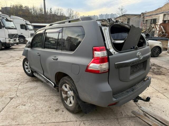 Серый Тойота Ленд Крузер Прадо 150, объемом двигателя 2.8 л и пробегом 210 тыс. км за 9999 $, фото 1 на Automoto.ua