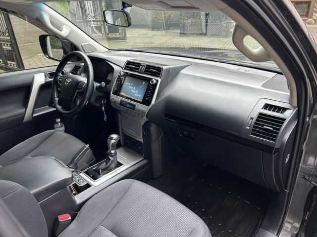 Серый Тойота Ленд Крузер Прадо 150, объемом двигателя 2.7 л и пробегом 51 тыс. км за 32400 $, фото 6 на Automoto.ua