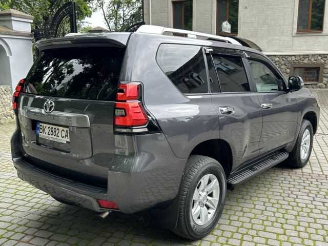 Серый Тойота Ленд Крузер Прадо 150, объемом двигателя 2.7 л и пробегом 51 тыс. км за 32400 $, фото 4 на Automoto.ua