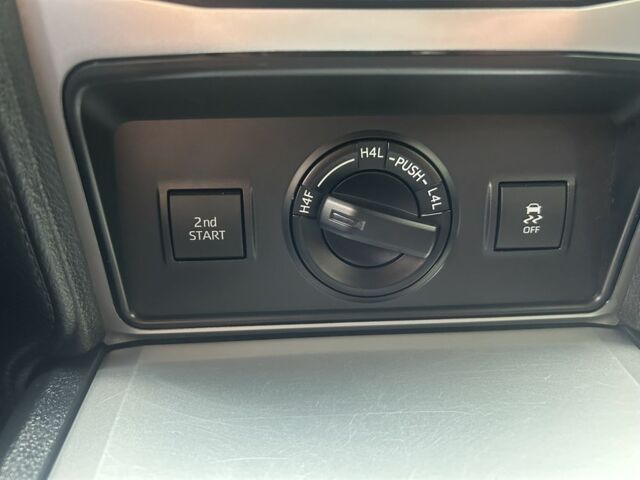 Серый Тойота Ленд Крузер Прадо 150, объемом двигателя 2.7 л и пробегом 51 тыс. км за 32400 $, фото 19 на Automoto.ua