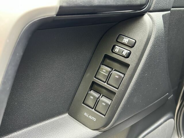 Серый Тойота Ленд Крузер Прадо 150, объемом двигателя 2.7 л и пробегом 51 тыс. км за 32400 $, фото 23 на Automoto.ua