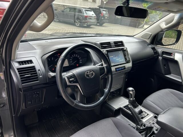 Серый Тойота Ленд Крузер Прадо 150, объемом двигателя 2.7 л и пробегом 51 тыс. км за 32400 $, фото 11 на Automoto.ua