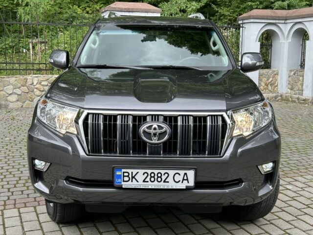 Серый Тойота Ленд Крузер Прадо 150, объемом двигателя 2.7 л и пробегом 51 тыс. км за 32400 $, фото 1 на Automoto.ua