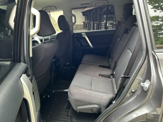 Серый Тойота Ленд Крузер Прадо 150, объемом двигателя 2.7 л и пробегом 51 тыс. км за 32400 $, фото 8 на Automoto.ua