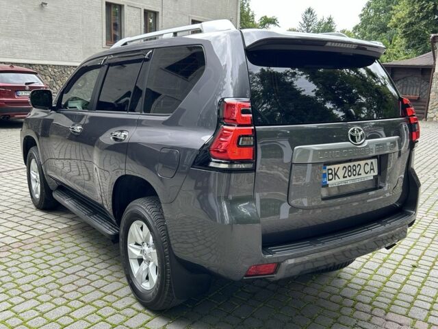 Серый Тойота Ленд Крузер Прадо 150, объемом двигателя 2.7 л и пробегом 51 тыс. км за 32400 $, фото 3 на Automoto.ua