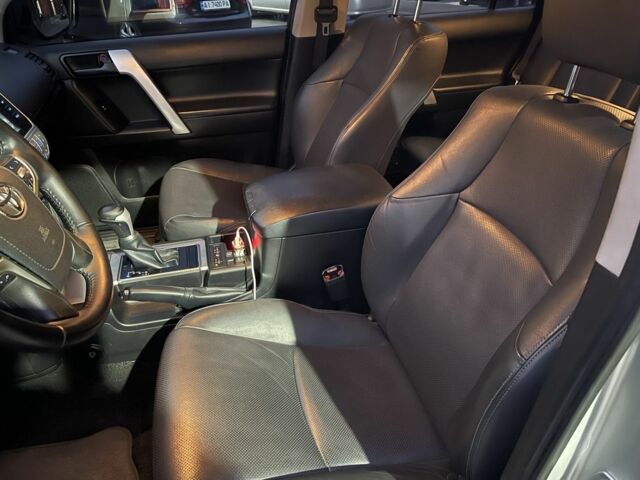 Серый Тойота Ленд Крузер Прадо 150, объемом двигателя 2.8 л и пробегом 144 тыс. км за 37000 $, фото 17 на Automoto.ua