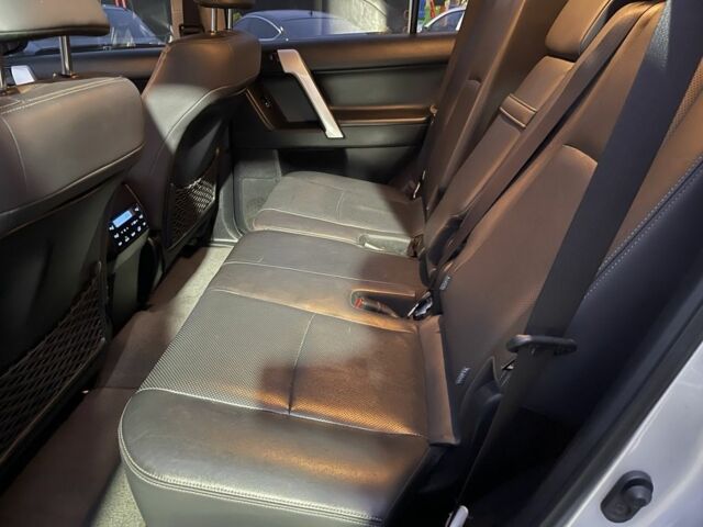 Серый Тойота Ленд Крузер Прадо 150, объемом двигателя 2.8 л и пробегом 144 тыс. км за 37000 $, фото 18 на Automoto.ua