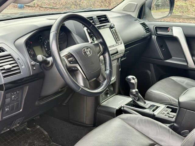 Серый Тойота Ленд Крузер Прадо 150, объемом двигателя 2.7 л и пробегом 159 тыс. км за 27800 $, фото 5 на Automoto.ua