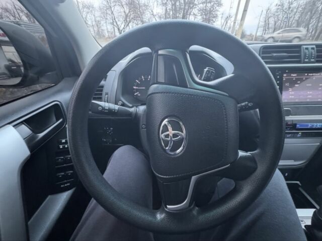 Сірий Тойота Ленд Крузер Прадо 150, об'ємом двигуна 0 л та пробігом 125 тис. км за 28200 $, фото 2 на Automoto.ua