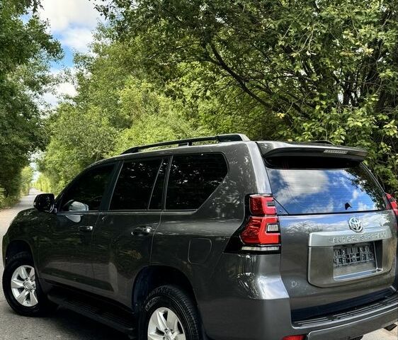 Сірий Тойота Ленд Крузер Прадо 150, об'ємом двигуна 2.8 л та пробігом 174 тис. км за 37500 $, фото 3 на Automoto.ua