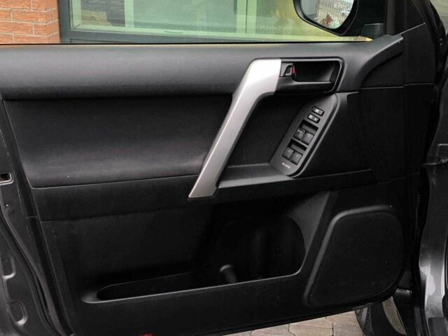 Сірий Тойота Ленд Крузер Прадо 150, об'ємом двигуна 2.7 л та пробігом 171 тис. км за 29990 $, фото 12 на Automoto.ua