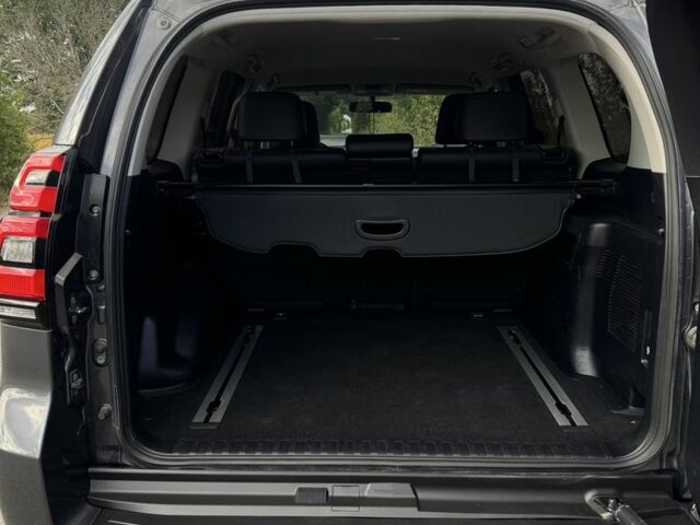 Сірий Тойота Ленд Крузер Прадо 150, об'ємом двигуна 2.8 л та пробігом 174 тис. км за 37500 $, фото 13 на Automoto.ua